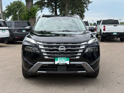 Used 2024 Nissan Rogue SL AWD/4WD image 3
