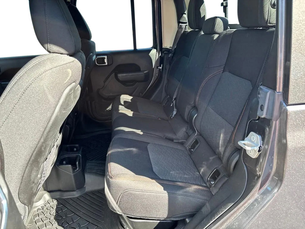 Used 2022 Jeep Gladiator Mojave w/ Cold Weather Group AWD/4WD image 23