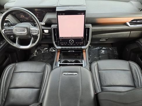 Used 2025 GMC Yukon Denali AWD/4WD image 25