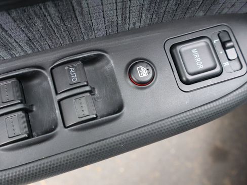 Used 2004 Honda CR-V LX image 27