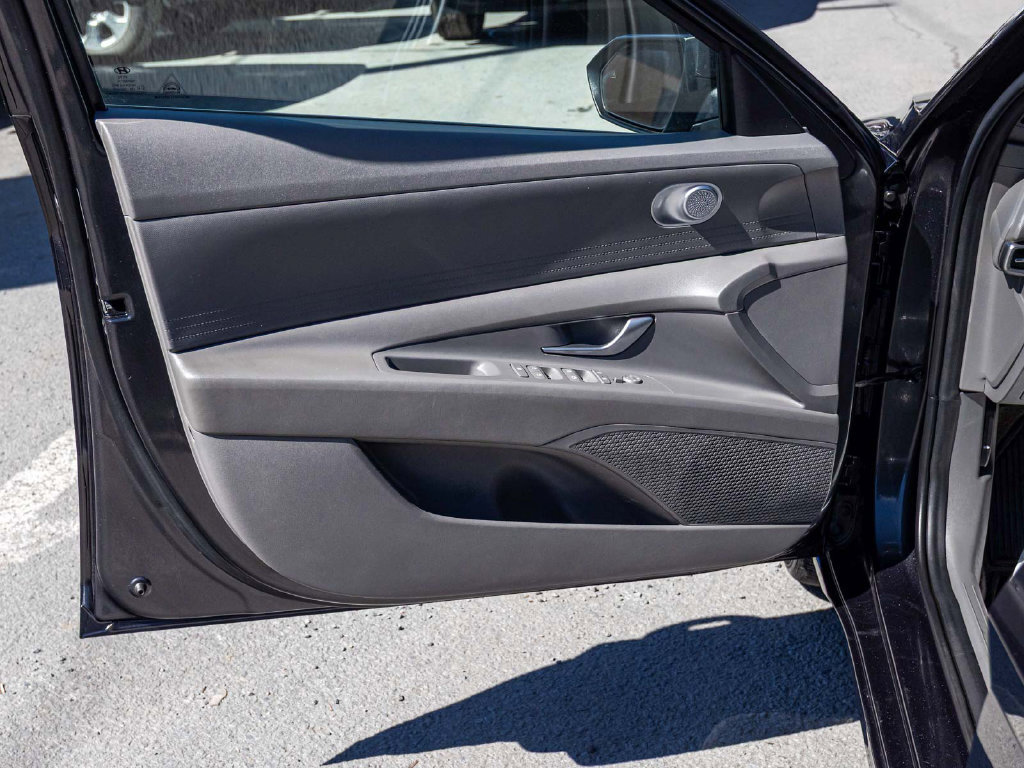 Used 2023 Hyundai Elantra SEL w/ Cargo Package FWD image 11