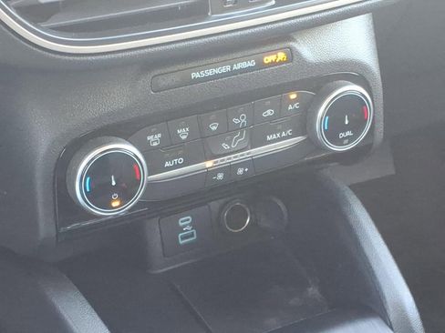Certified 2022 Ford Escape SE w/ SE Sport Appearance Package FWD image 29