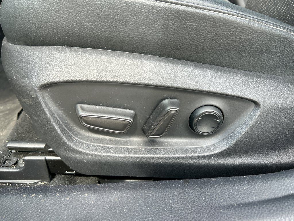 Used 2022 Toyota Camry XSE w/ Navigation Package FWD image 12