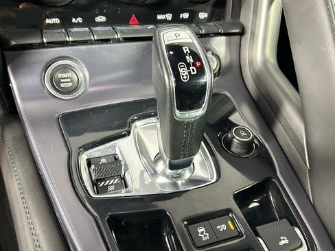 Used 2022 Jaguar F-TYPE R image 10