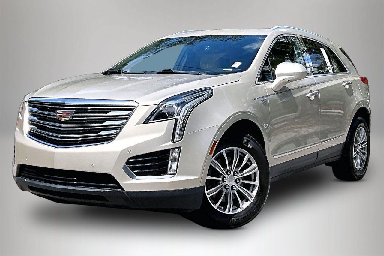 Used 2017 Cadillac XT5 Luxury w/ Driver Awareness Package FWD image 1