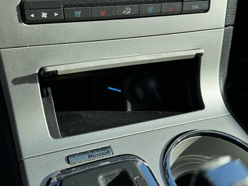 Used 2010 Lincoln MKX AWD image 16