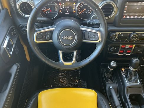 Used 2019 Jeep Wrangler Unlimited Sahara image 14