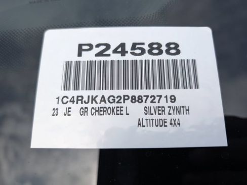 Used 2023 Jeep Grand Cherokee L Laredo AWD/4WD image 37