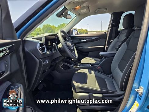 Used 2025 Chevrolet TrailBlazer LS w/ LS Convenience Package FWD image 9