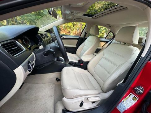 Used 2014 Volkswagen Jetta SE FWD image 21