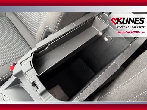 Used 2024 GMC Terrain SLE image 23