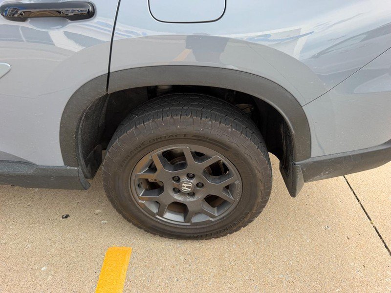 Certified 2025 Honda Pilot TrailSport image 6