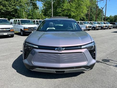 Used 2024 Chevrolet Blazer EV LT AWD/4WD image 3