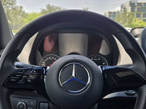 Used 2025 Mercedes-Benz Sprinter 2500 image 24