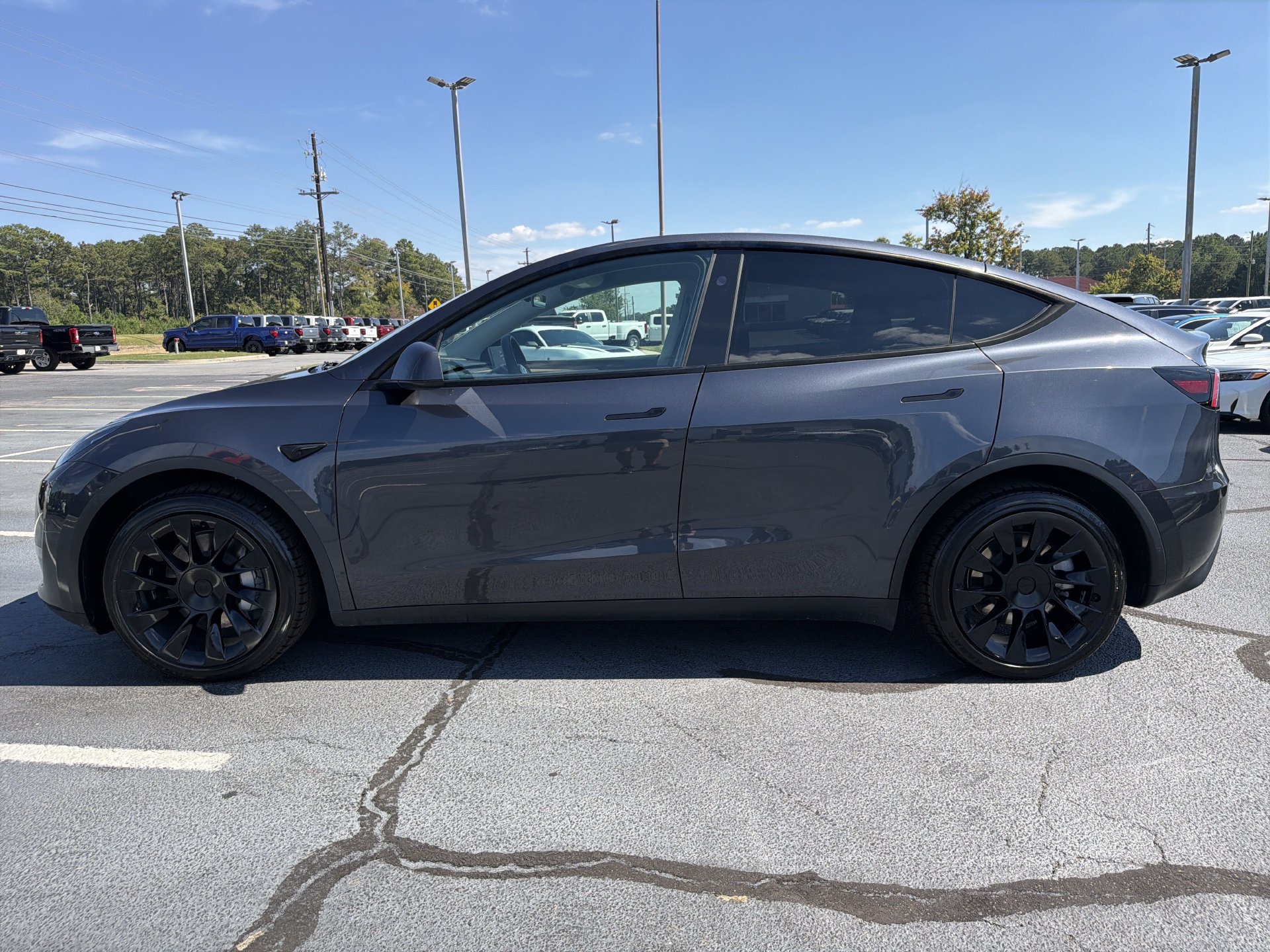 Used 2024 Tesla Model Y Long Range AWD/4WD image 22