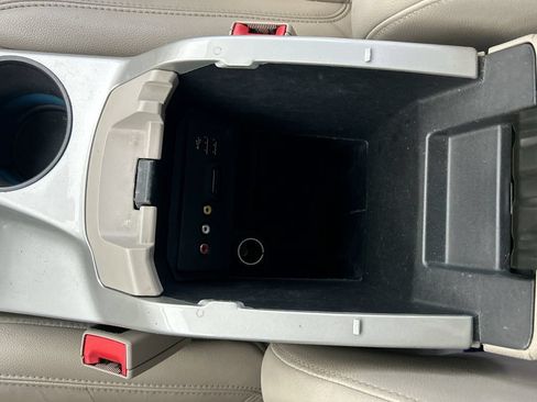 Used 2015 Ford C-MAX Energi SEL w/ Equipment Group 301A FWD image 23