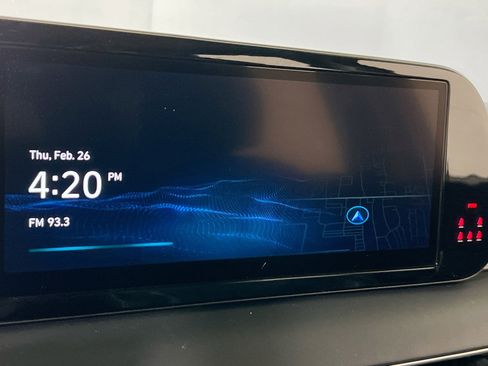 Used 2023 Hyundai Palisade Limited w/ Winter Package image 15