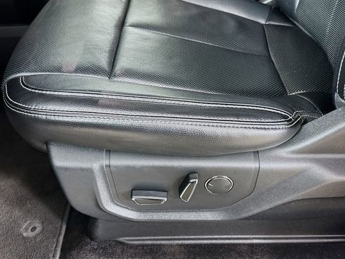 Used 2018 Ford F150 Lariat w/ Equipment Group 502A Luxury AWD/4WD image 21