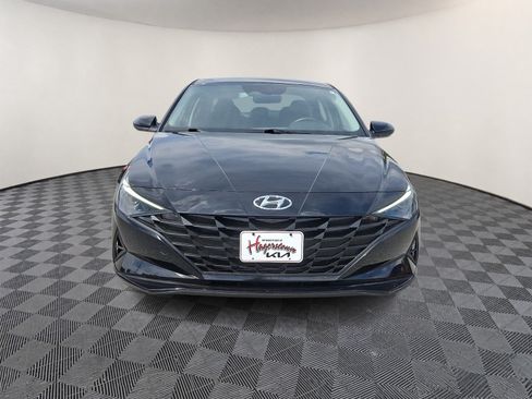 Used 2023 Hyundai Elantra SEL FWD image 2