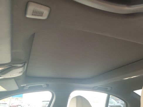 Used 2019 BMW 330i Sedan w/ Convenience Package image 18