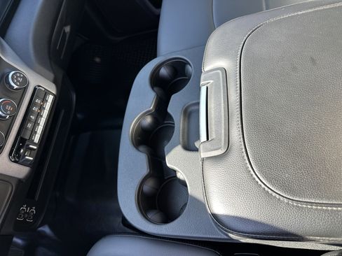 Used 2024 RAM 3500 Tradesman w/ Chrome Appearance Group image 29