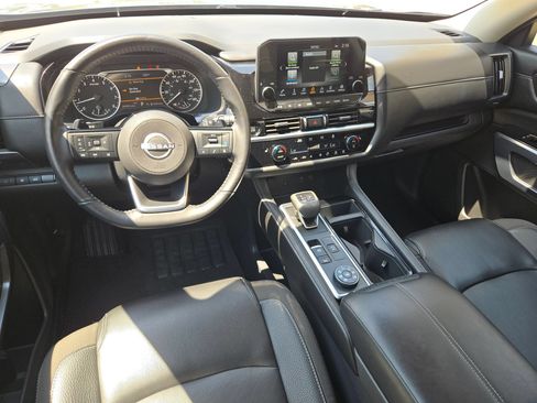 Certified 2025 Nissan Pathfinder SL AWD/4WD image 15