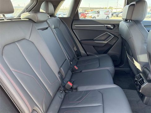 Certified 2025 Audi Q3 2.0T Premium Plus w/ Premium Plus Package image 29