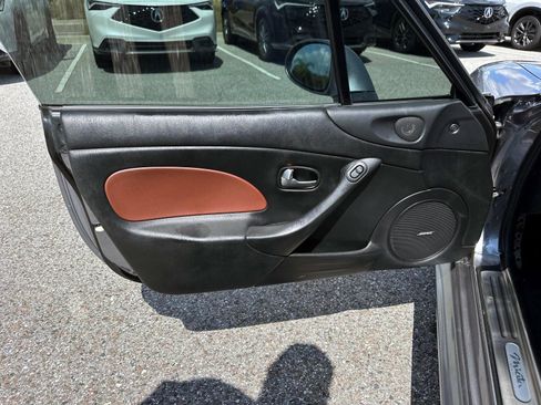 Used 2002 MAZDA MX-5 Miata SE image 11