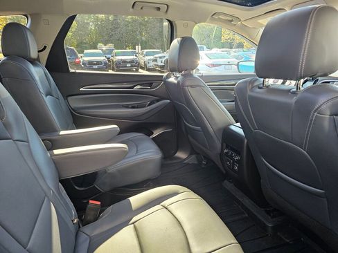Used 2021 Buick Enclave Premium image 12