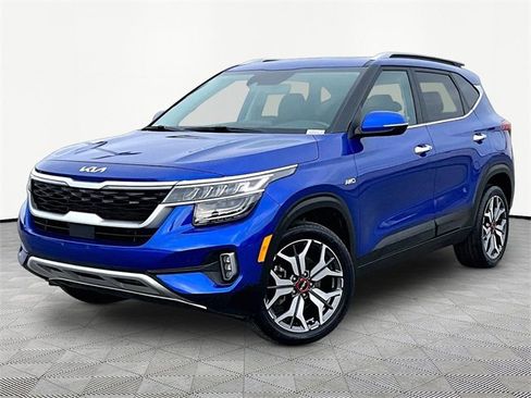 Used 2022 Kia Seltos SX w/ Sunroof Package image 3