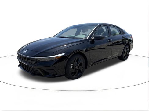 New 2026 Hyundai Elantra Sport FWD image 7