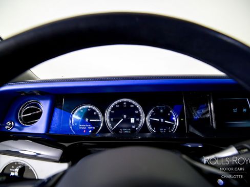 Used 2019 Rolls-Royce Phantom Sedan image 14