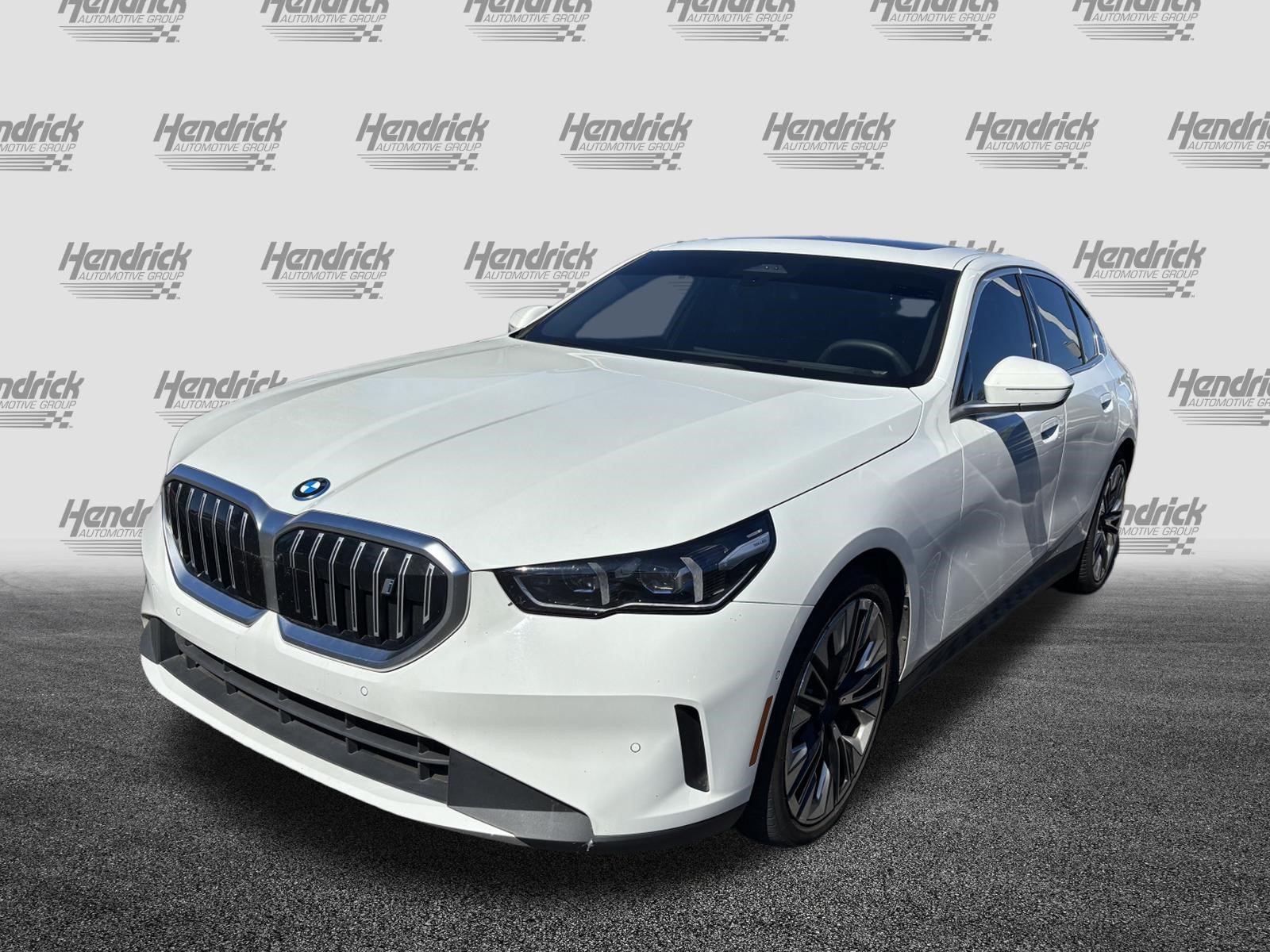 Used 2024 BMW i5 eDrive40i w/ M Sport Package RWD image 6