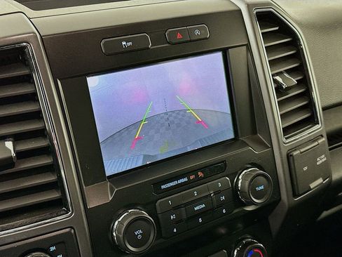 Used 2020 Ford F150 XLT w/ Equipment Group 302A Luxury AWD/4WD image 18