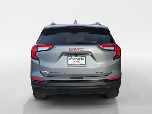Used 2024 GMC Terrain SLT w/ Elevation Edition image 5