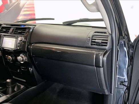 Used 2019 Toyota 4Runner TRD Off-Road Premium AWD/4WD image 19