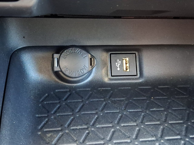Used 2025 Toyota RAV4 XLE AWD/4WD image 23