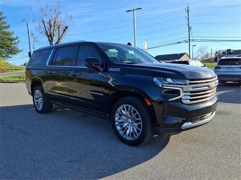Certified 2023 Chevrolet Suburban High Country w/ Advanced Technology Package image 8