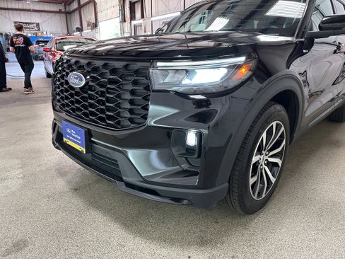 Certified 2025 Ford Explorer ST-Line image 25