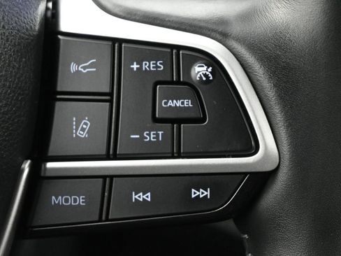 Used 2023 Toyota Highlander Platinum image 9