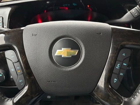 Used 2020 Chevrolet Express 2500 Explorer Limited SE w/ Enhanced Convenience Package image 22