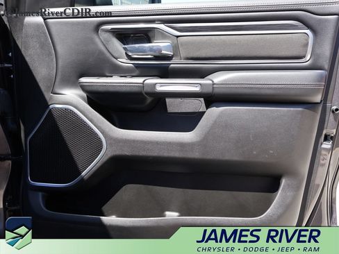 Used 2024 RAM 1500 Laramie AWD/4WD image 8