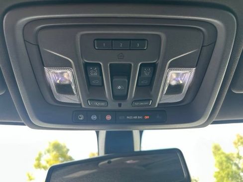 Used 2021 GMC Sierra 1500 SLT AWD/4WD image 30