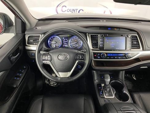Used 2019 Toyota Highlander XLE AWD/4WD image 20