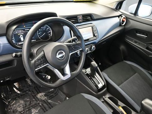 Used 2025 Nissan Versa SV image 19