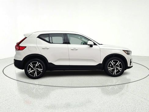Used 2023 Volvo XC40 B5 Plus AWD/4WD image 8