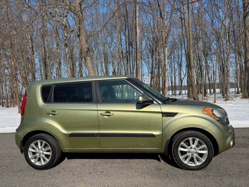 Used 2012 Kia Soul + image 5