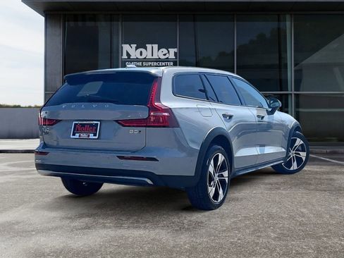 Used 2024 Volvo V60 B5 Cross Country Plus AWD/4WD image 1