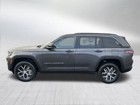 New 2025 Jeep Grand Cherokee Limited w/ Luxury Tech Group II image 8