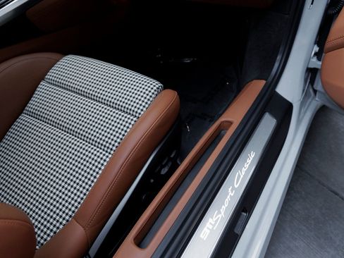 Certified 2023 Porsche 911 Sport Classic image 43